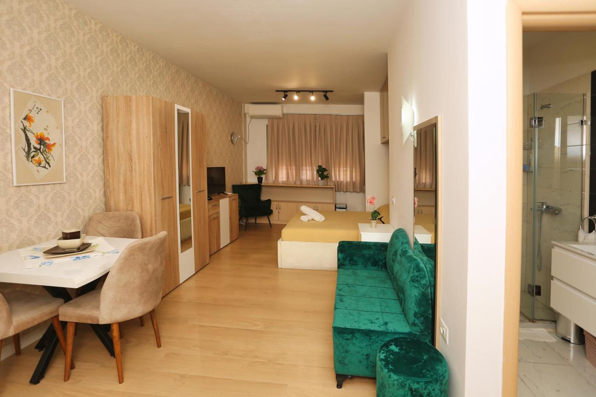 Cozy Near Square 21 Apartment