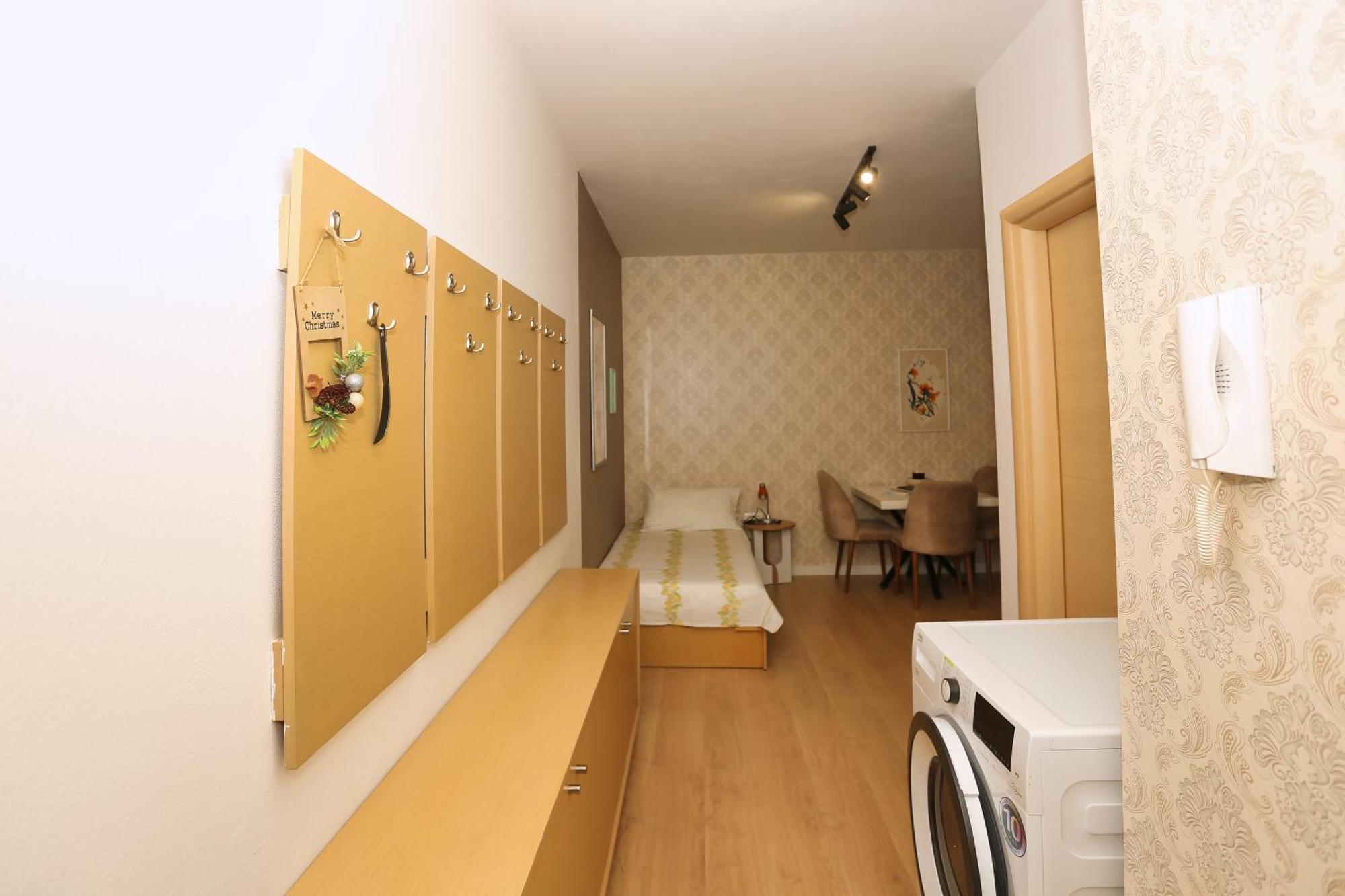 Cozy Near Square 21 Apartment *